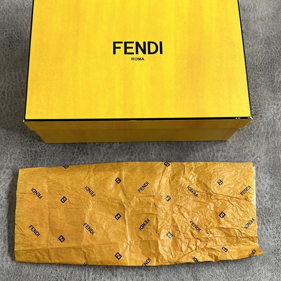 Fendi GIFT wrapping paper NO BOX - Picture 1 of 2
